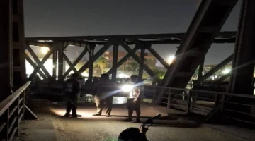 سقوط ثلاثة شباب في النيل أثناء فتح كوبري نجع حمادي لعبور المعديات